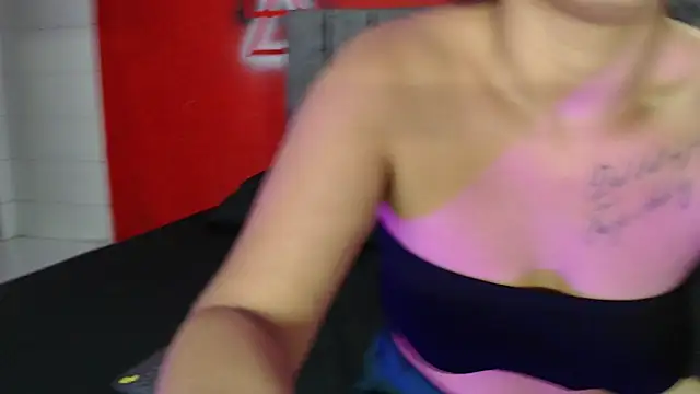 Snapshot of dirty_couple22 chatting on 23, 11, 2025 dirty couple22 online show from 23, 11, 2025