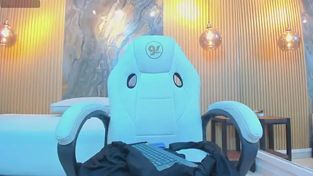 Snapshot of ella_harper chatting on 19, 3, 2026 ella harper online show from 19, 3, 2026