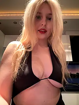 Snapshot of XMelissaX chatting on 9, 10, 2025 XMelissaX online show from 9, 10, 2025