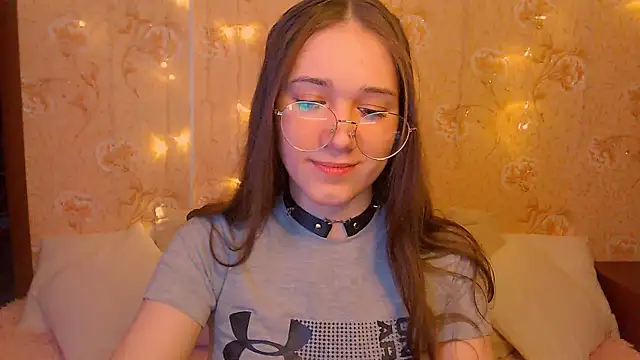 Snapshot of fluffy_kitty_ chatting on 8, 2, 2026 fluffy kitty online show from 8, 2, 2026