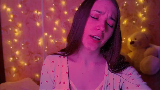 Snapshot of fluffy_kitty_ chatting on 24, 2, 2026 fluffy kitty online show from 24, 2, 2026