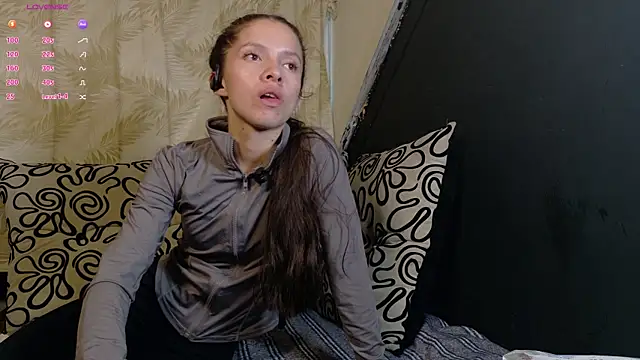 Snapshot of sweetdam12 chatting on 28, 11, 2025 sweetdam12 online show from 28, 11, 2025