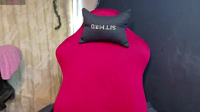 Snapshot of sweetdam12 chatting on 8, 1, 2026 sweetdam12 online show from 8, 1, 2026