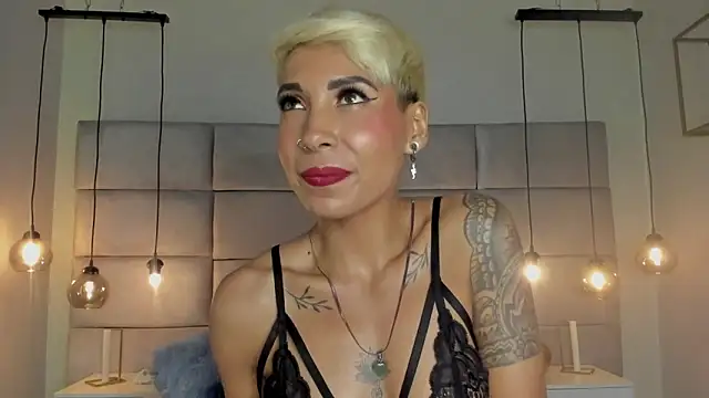 MiaMorgan  online show from 2, 1, 2025