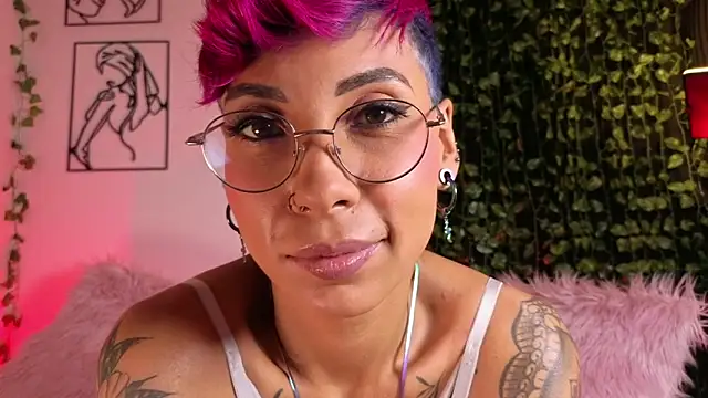 Snapshot of MiaMorgan_ chatting on 14, 10, 2025 MiaMorgan online show from 14, 10, 2025