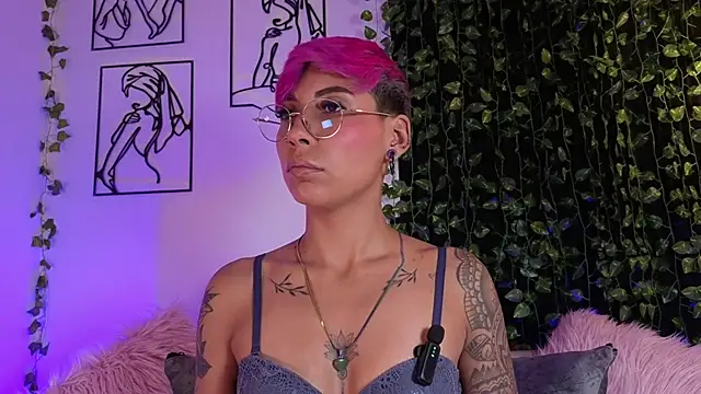 Snapshot of MiaMorgan_ chatting on 5, 11, 2025 MiaMorgan online show from 5, 11, 2025