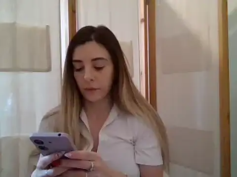 MissBella131 online show from 8, 2, 2025