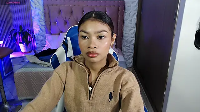 Snapshot of Perla_prg chatting on 11, 11, 2025 Perla prg online show from 11, 11, 2025