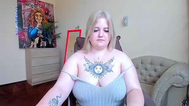 Snapshot of Doliss chatting on 9, 10, 2025 Doliss online show from 9, 10, 2025