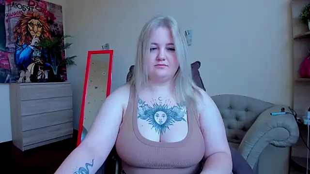 Snapshot of Doliss chatting on 11, 10, 2025 Doliss online show from 11, 10, 2025