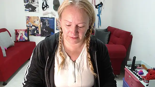 Snapshot of emperabigbootybigass chatting on 21, 10, 2025 emperabigbootybigass online show from 21, 10, 2025