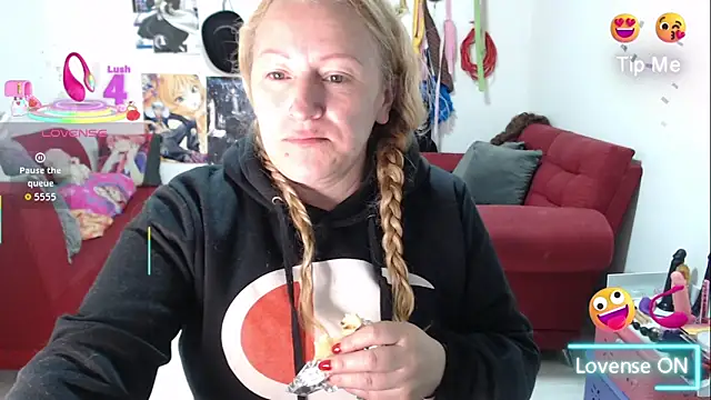 Snapshot of emperabigbootybigass chatting on 31, 10, 2025 emperabigbootybigass online show from 31, 10, 2025