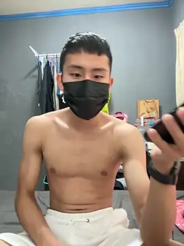 Snapshot of Benson18y chatting on 20, 12, 2024 Benson18y online show from 20, 12, 2024