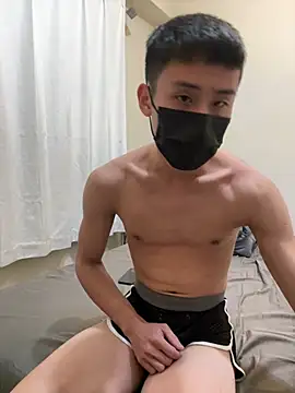 Snapshot of Benson18y chatting on 4, 1, 2025 Benson18y online show from 4, 1, 2025