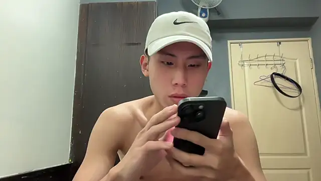 Snapshot of Benson18y chatting on 18, 3, 2025 Benson18y online show from 18, 3, 2025