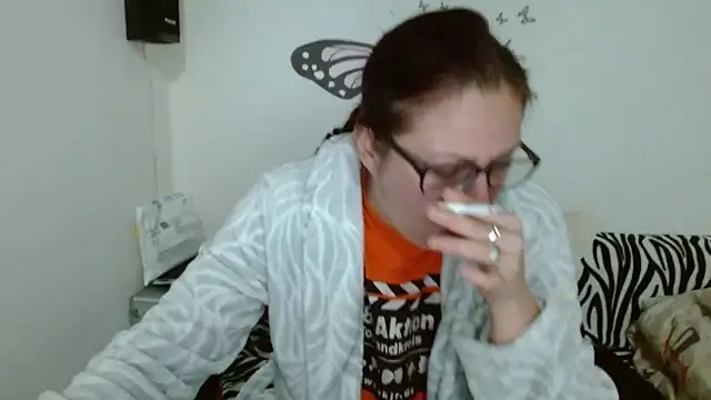 LadyHellene online show from 4, 2, 2026