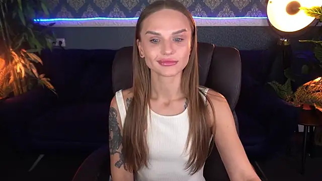 Snapshot of KiraGrayy chatting on 11, 11, 2025 KiraGrayy online show from 11, 11, 2025