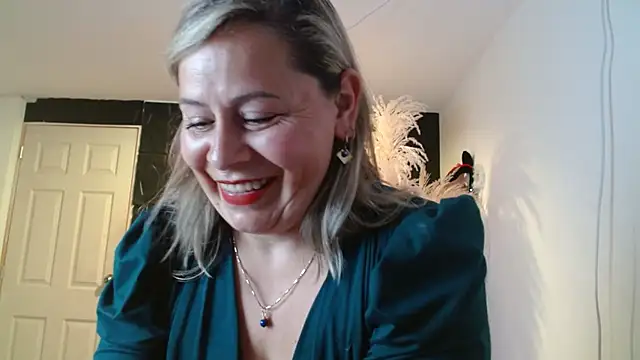 CINTHIA1609 online show from 5, 1, 2026