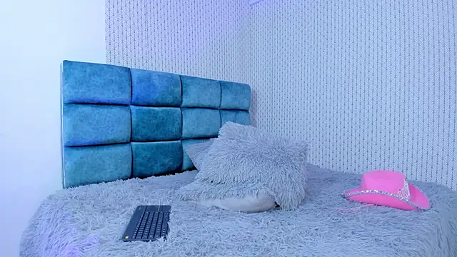 Snapshot of kitty_ford chatting on 14, 1, 2025 kitty ford online show from 14, 1, 2025