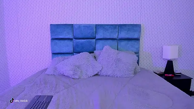 Snapshot of kitty_ford chatting on 13, 2, 2025 kitty ford online show from 13, 2, 2025