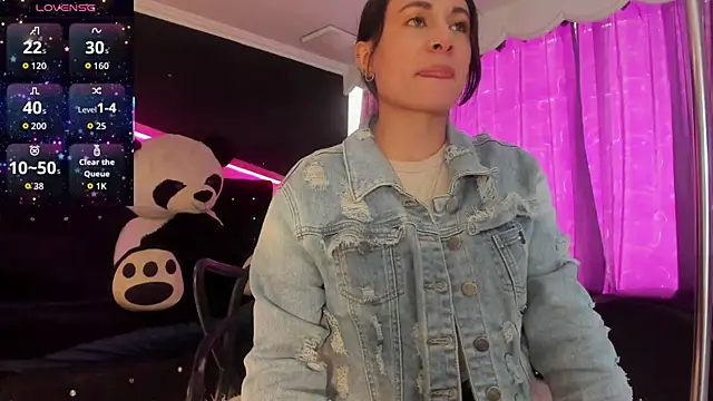 Snapshot of Coral_Gibson chatting on 22, 11, 2025 Coral Gibson online show from 22, 11, 2025