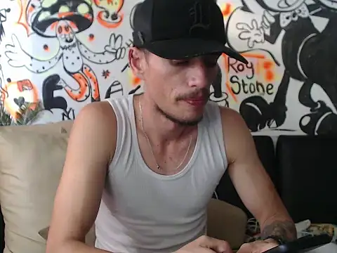 Snapshot of roystonee01 chatting on 6, 10, 2025 roystonee01 online show from 6, 10, 2025