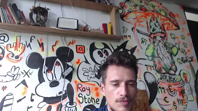 Snapshot of roystonee01 chatting on 13, 10, 2025 roystonee01 online show from 13, 10, 2025