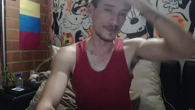 Snapshot of roystonee01 chatting on 28, 10, 2025 roystonee01 online show from 28, 10, 2025