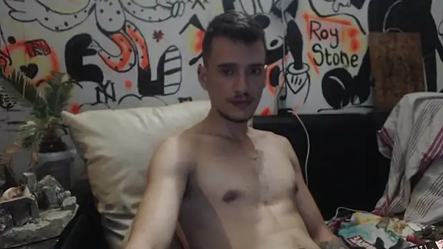 Snapshot of roystonee01 chatting on 8, 11, 2025 roystonee01 online show from 8, 11, 2025