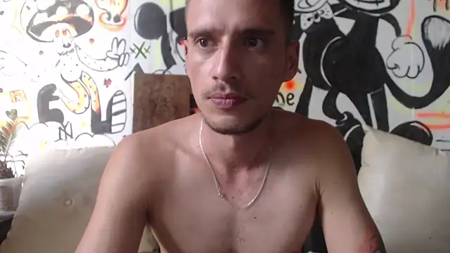 Snapshot of roystonee01 chatting on 9, 11, 2025 roystonee01 online show from 9, 11, 2025