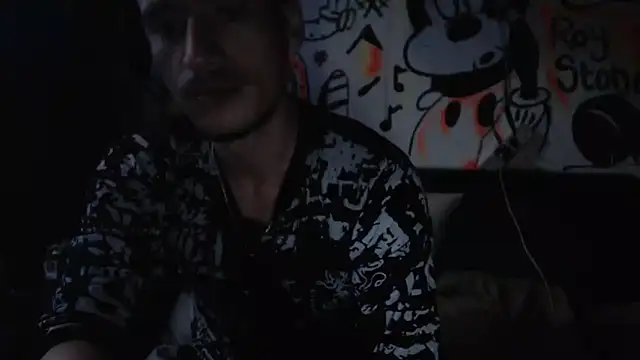 Snapshot of roystonee01 chatting on 16, 11, 2025 roystonee01 online show from 16, 11, 2025