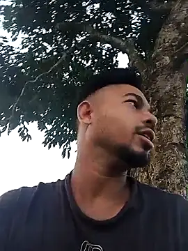 Snapshot of arafat_mia chatting on 25, 10, 2025 arafat mia online show from 25, 10, 2025