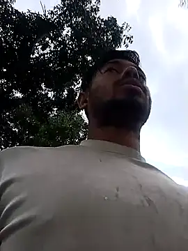 Snapshot of arafat_mia chatting on 7, 11, 2025 arafat mia online show from 7, 11, 2025