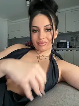 Snapshot of melissablack chatting on 12, 10, 2025 melissablack online show from 12, 10, 2025