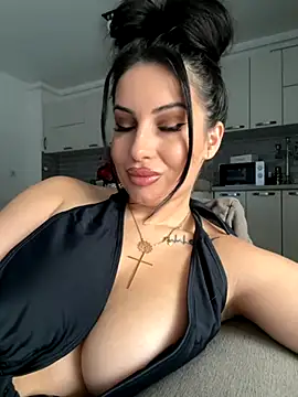 Snapshot of melissablack chatting on 28, 10, 2025 melissablack online show from 28, 10, 2025