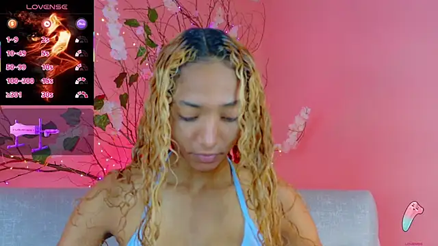 Snapshot of Charlotte_Love10 chatting on 13, 11, 2025 Charlotte Love10 online show from 13, 11, 2025