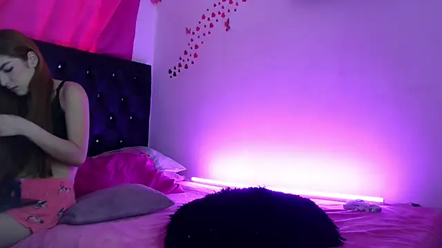 littleayshel online show from 5, 11, 2025