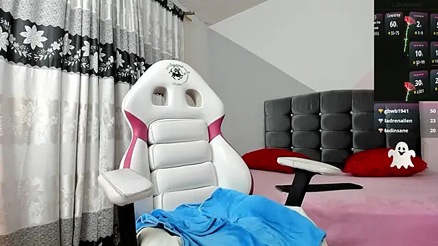 Camcrush   online show from 12, 12, 2024