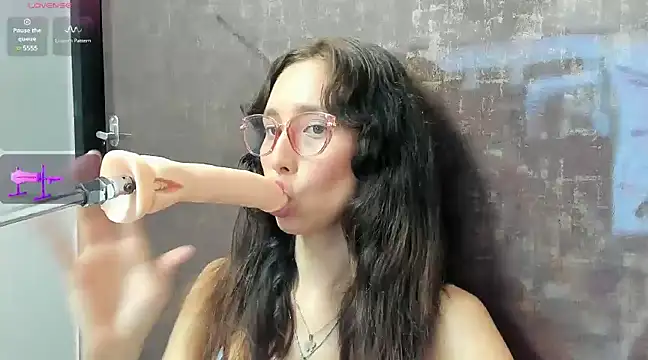 doll bella  online show from 10, 1, 2025