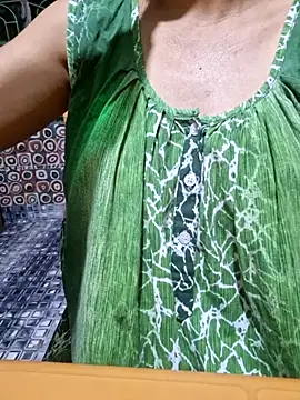 Melody Shyla online show from 25, 10, 2025