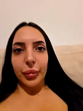 Snapshot of TiffanyPeretz chatting on 18, 11, 2025 TiffanyPeretz online show from 18, 11, 2025