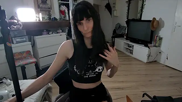 CeriseLapine online show from 1, 12, 2025