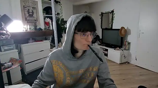 CeriseLapine online show from 2, 12, 2025