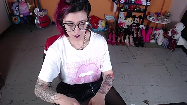 MissMiia2 online show from 7, 1, 2025