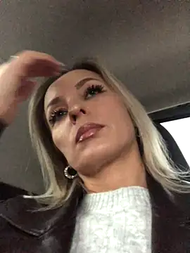 Snapshot of Diamond_Bunny_ chatting on 29, 10, 2025 Diamond Bunny online show from 29, 10, 2025