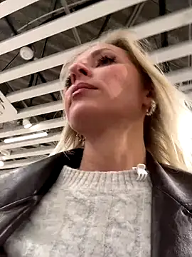 Snapshot of Diamond_Bunny_ chatting on 14, 11, 2025 Diamond Bunny online show from 14, 11, 2025