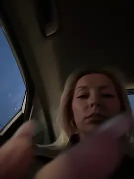 Snapshot of Diamond_Bunny_ chatting on 17, 11, 2025 Diamond Bunny online show from 17, 11, 2025