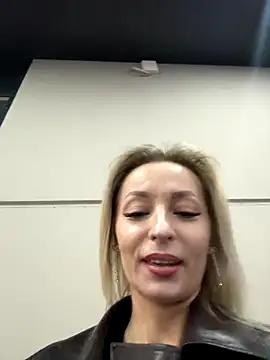 Snapshot of Diamond_Bunny_ chatting on 21, 11, 2025 Diamond Bunny online show from 21, 11, 2025