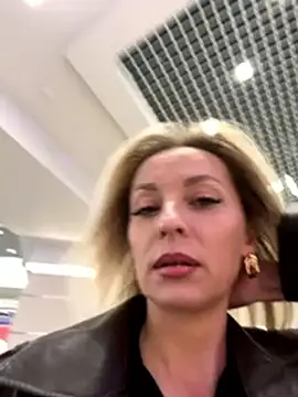 Snapshot of Diamond_Bunny_ chatting on 23, 11, 2025 Diamond Bunny online show from 23, 11, 2025