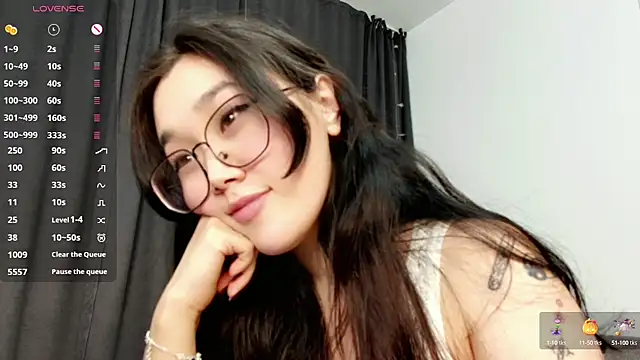 Snapshot of Jennatyan chatting on 4, 1, 2025 Jennatyan online show from 4, 1, 2025